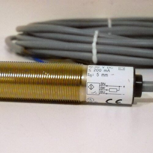 正品 巴鲁夫balluff电容式传感器BCS M18B4G2-POC15H-S04K
