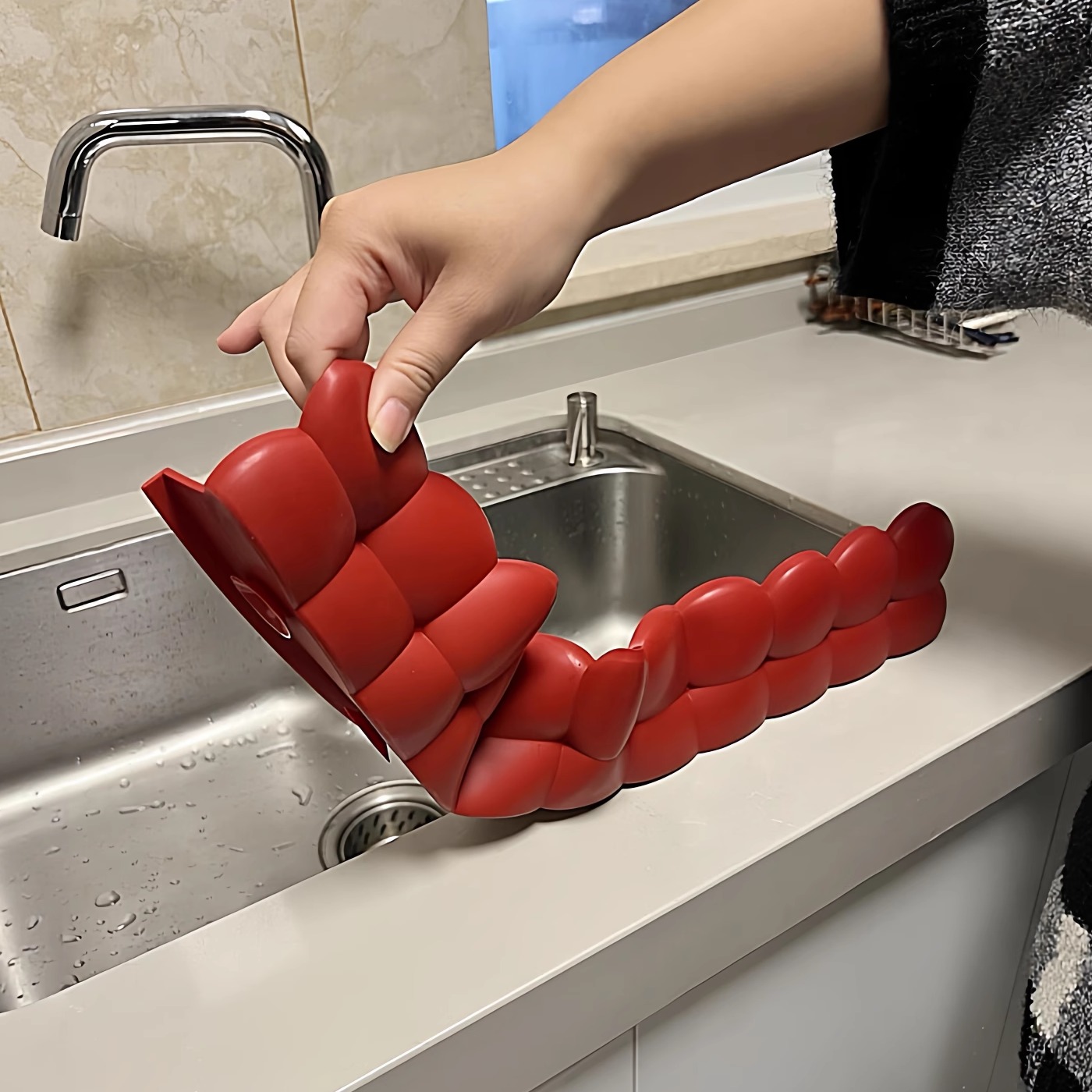 水槽挡水板厨房防溅水挡板水池边缘挡水条云朵硅胶吸盘洗手池隔板