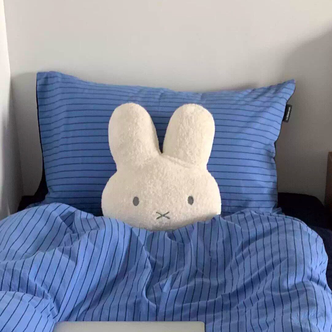 米菲兔抱枕床上玩偶女生睡觉用网红超软可爱毛绒玩具沙发客厅靠枕