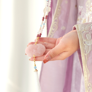 风晚林原创古风新中式 粉水晶长流苏背云旗袍搭配璎珞汉服项链粉荷