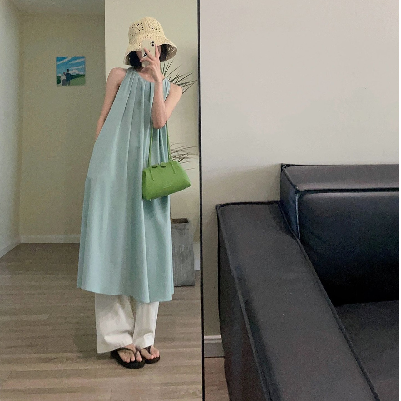 挂脖吊带裙女夏季设计感小众露背无袖连衣裙海边度假法式背心长裙