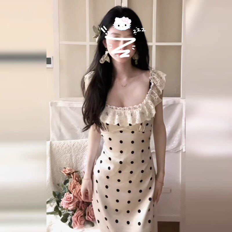 法式波点露背吊带连衣裙女夏季包