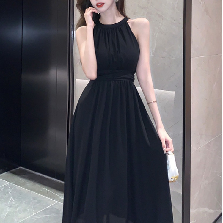 黑色挂脖吊带连衣裙子女新款夏季