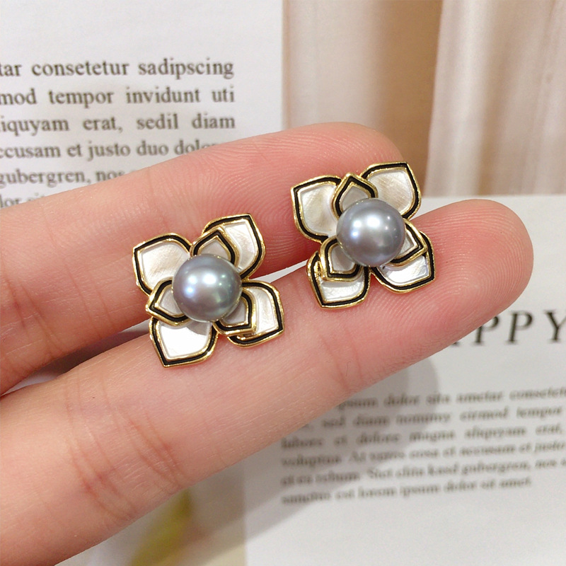 天然淡水珍珠耳环女18K包金轻奢高级风烤漆山茶花珍珠耳钉