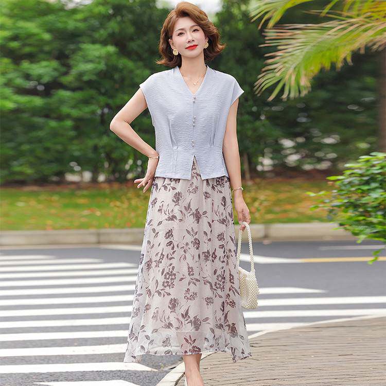 专柜品牌中年妈妈时尚洋气短袖小衫两件套女2026夏装新款阔太太半