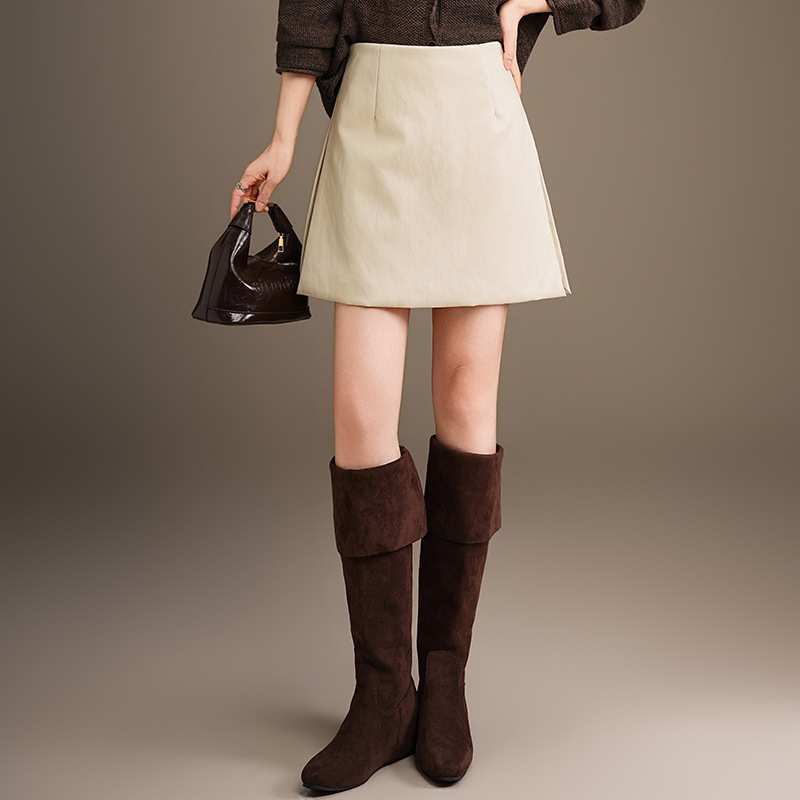 专柜品牌时尚纯色PU皮裙裤女2026秋冬新款高腰遮胯侧开叉气质显瘦