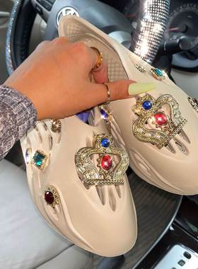 2022 summer flat sandals beach shoes women包头洞洞鞋女士凉鞋