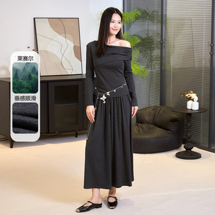 高腰设计感半身裙套装 新款 876z 女2025秋季 CZCo性感斜肩针织长袖