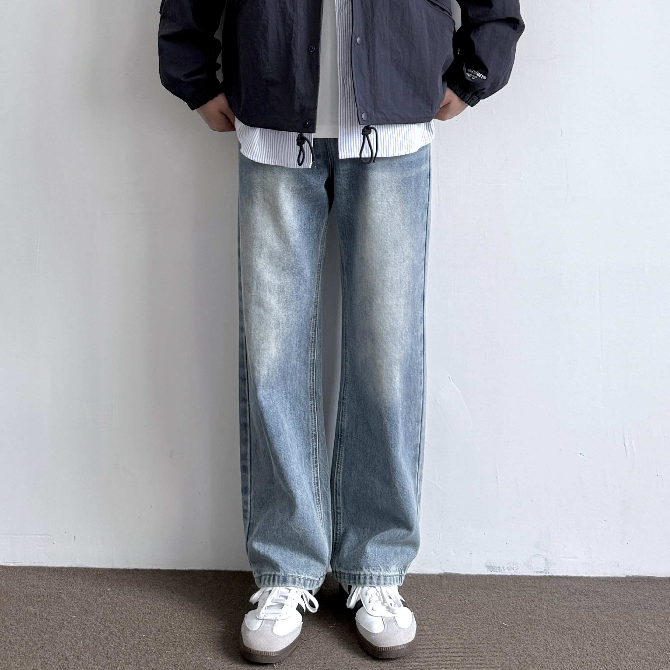 ONUN复古水洗浅蓝色直筒牛仔裤