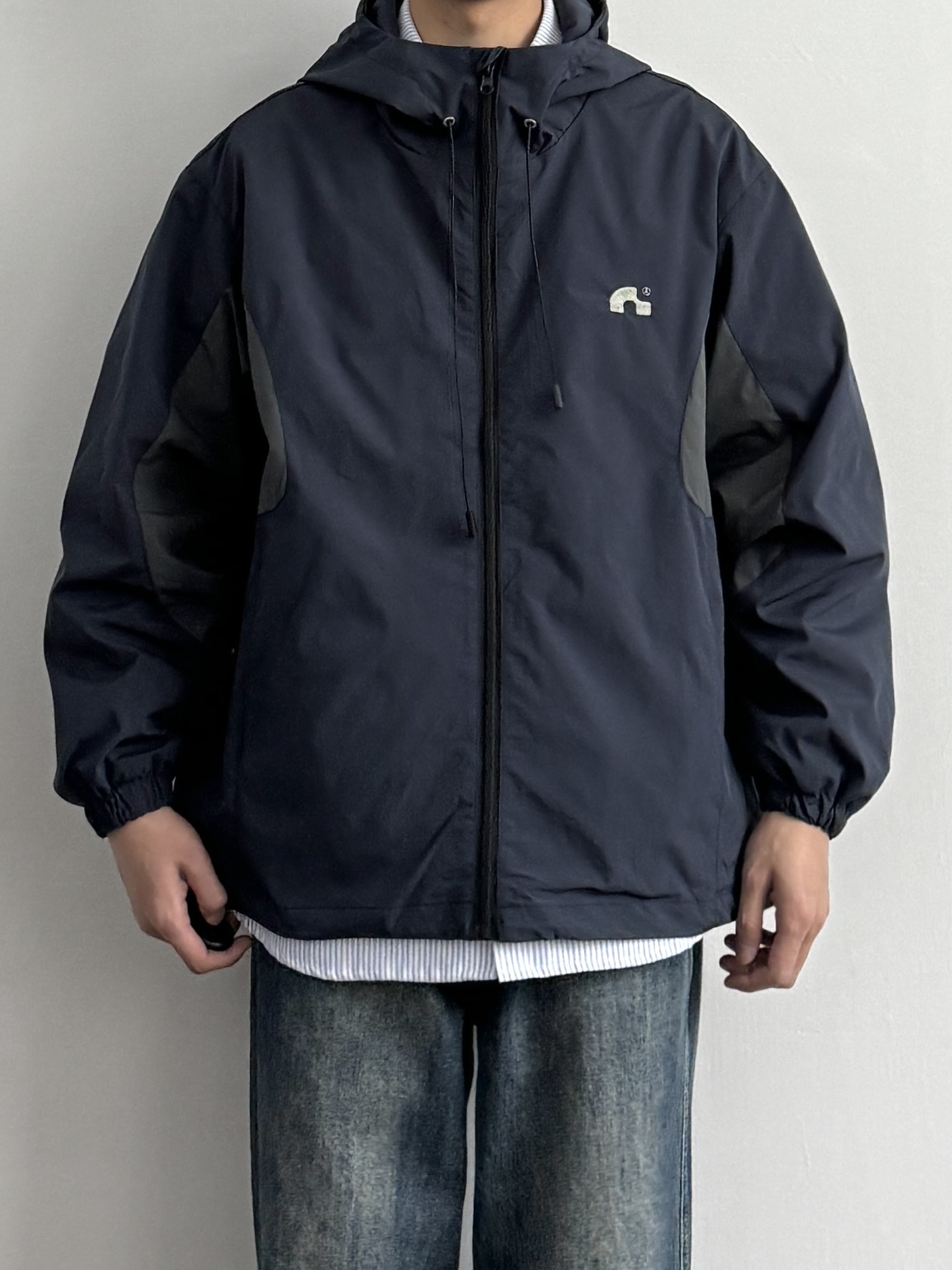 ONUN日系户外宽松连帽冲锋衣