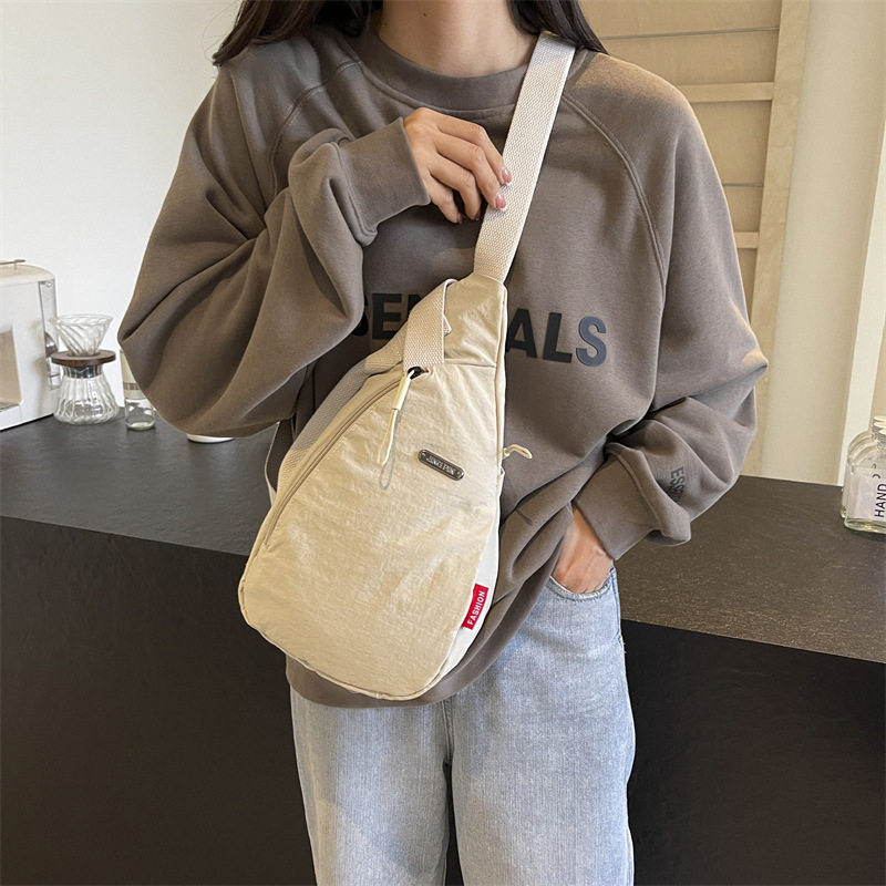 单肩斜挎包男款大容量小包女生出游小背包通勤胸包腰包2025新款,箱包皮具/热销女包/男包,男士包袋,淘宝优惠券,粉丝福利购,淘宝优惠卷