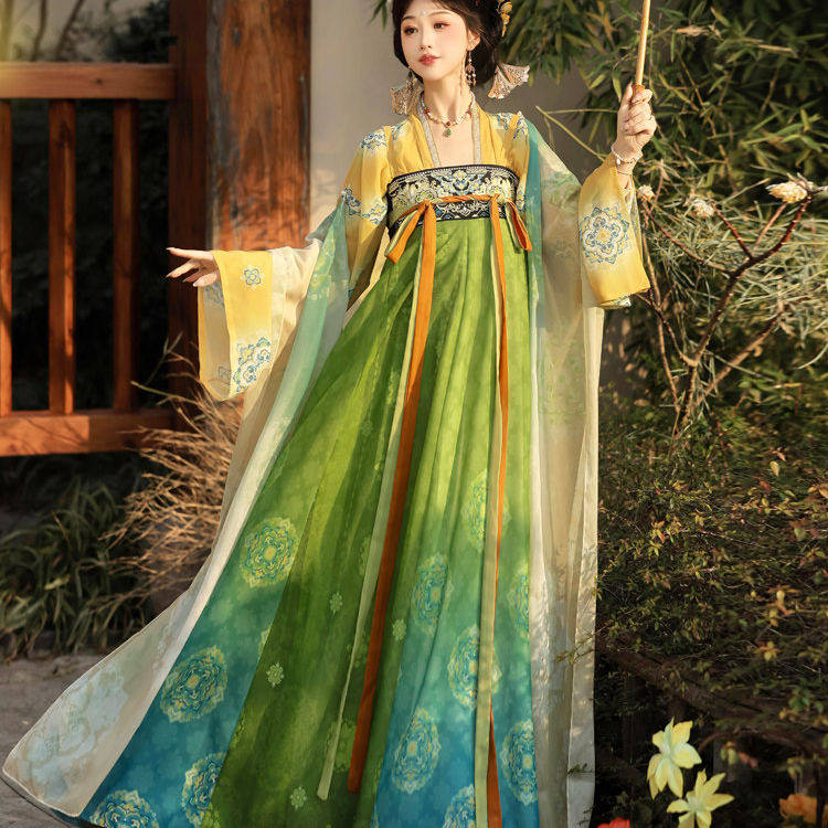 时景春唐制齐胸破裙汉服套装