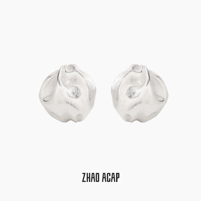 ZHAO ACAP原创设计丝绸与干空气褶皱丝绸花苞袖耳环