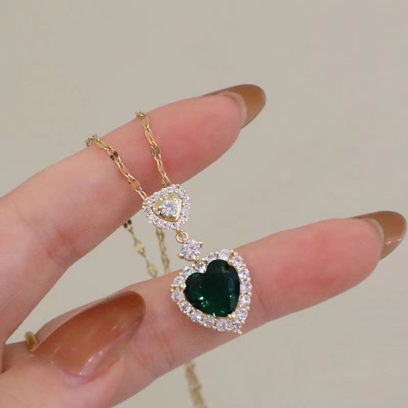 祖母绿爱心项链心形吊坠18K金镶