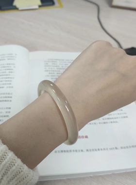 天然冰种白玉髓手镯细条荔枝冻玛瑙玉镯马料香槟金少女时尚气质镯