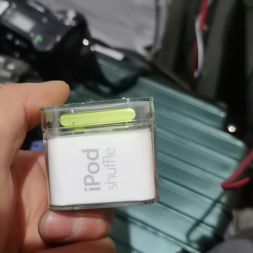 【议价】港版 iPod shuffle 2G .，未使