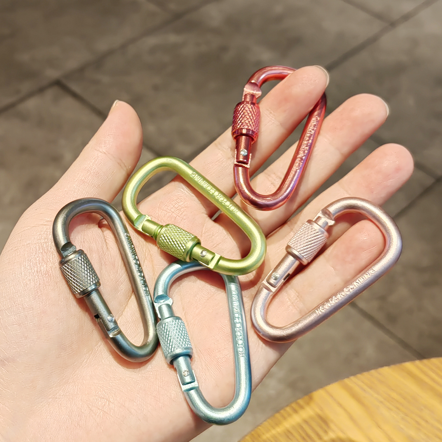 铝合金户外登山扣钥匙扣挂件运动背包包装饰挂饰吊坠礼物精致挂件