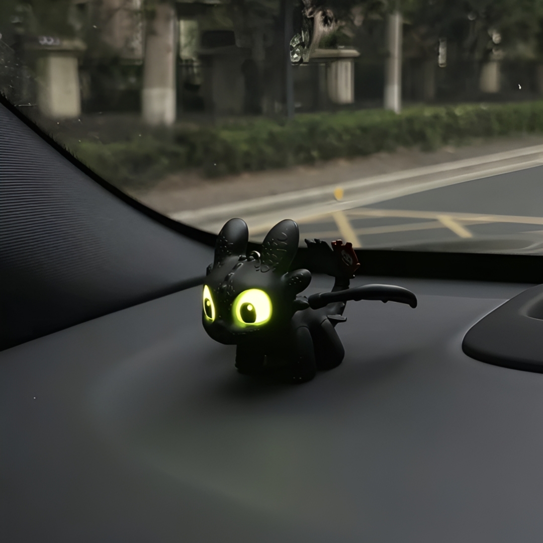 无牙仔车载摆件驯龙高手夜煞酷飒翅膀会动发光公仔书包挂件钥匙扣