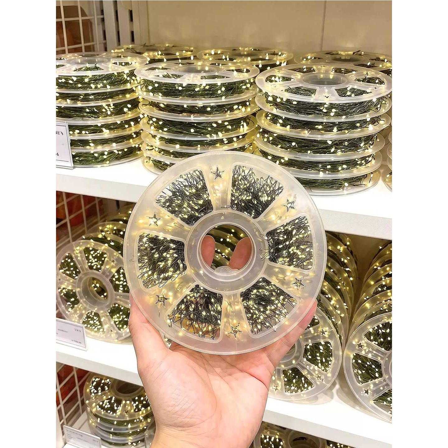 圣诞树网红鞭炮灯装饰圣诞节场景