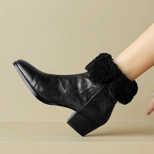 工厂断码特价。5厘米头层羊皮加毛短靴女鞋9679