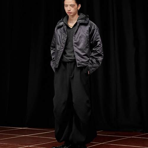 芸蚁「夜明珠」貂毛领光泽感短宽结构 BOMBER 夹克棉服 _ 侠