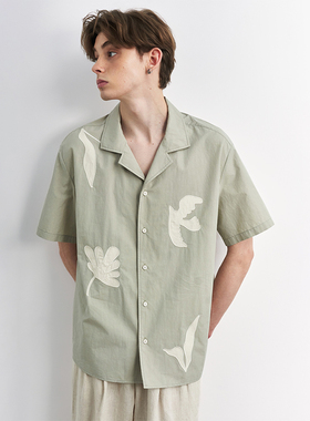 SAME FLOW 浅绿碰撞白色“飞鸟和叶”趣味感十足衬衫随性轻盈短袖