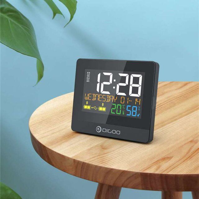 Black Dual USB Charging Port Alarm Clock Hygrometer 10W Phon