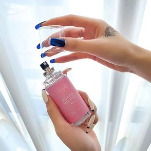 衣物香氛喷雾香味持久留香家用室内除味空气清新剂男士除异味烟味