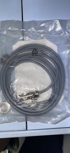 BAumer IFRM 12P1701/L 电感式传感器现货议价