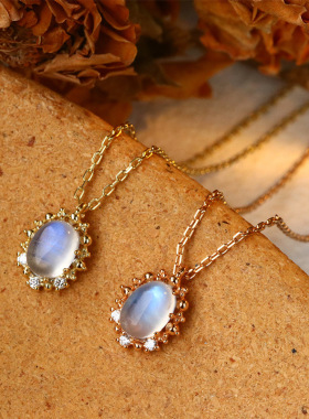 日系轻奢清晨白雾月光石镶钻镂空雕花石925银镀10k金项链