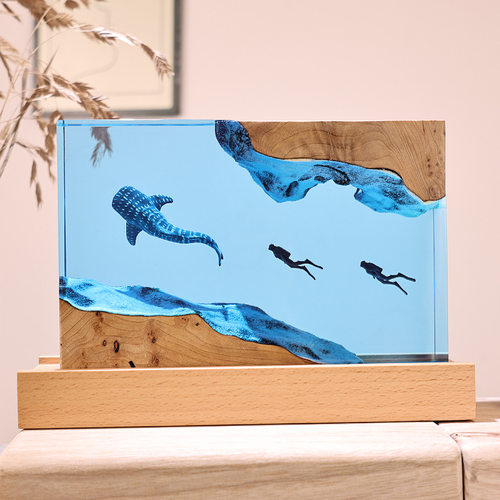 溶洞鲸鲨潜水员桌面摆件海洋艺术