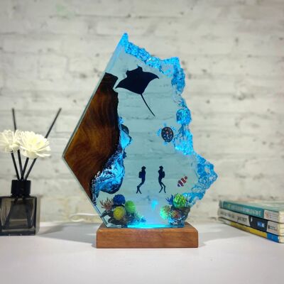 新款情侣潜水员蝠鲼夜灯环氧树