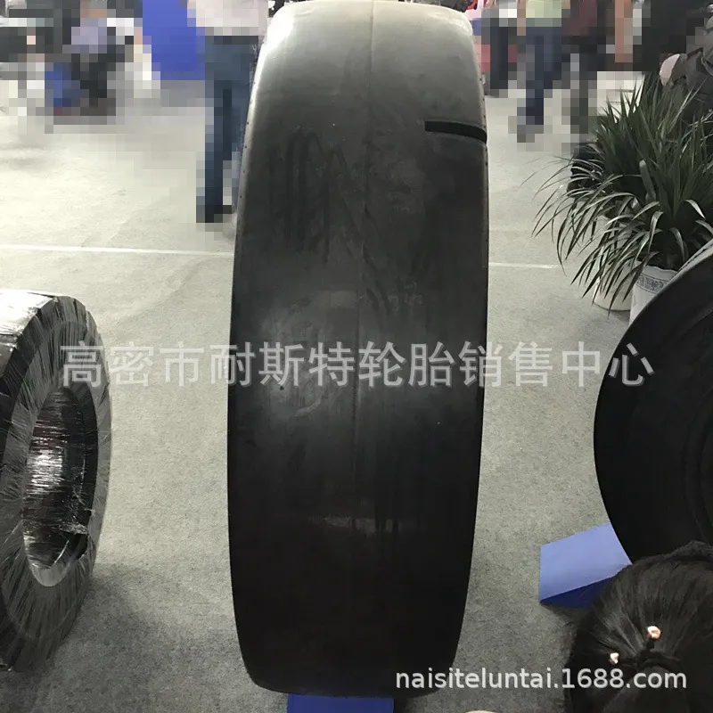 全钢铲运机12.00/14.00R24  矿用光面轮胎1200/1400R24钢丝胎