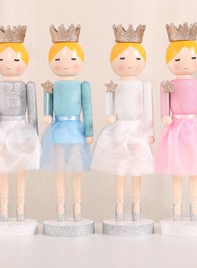 Christmas s bright pink et Girl Nutcracker wooden tabletop s