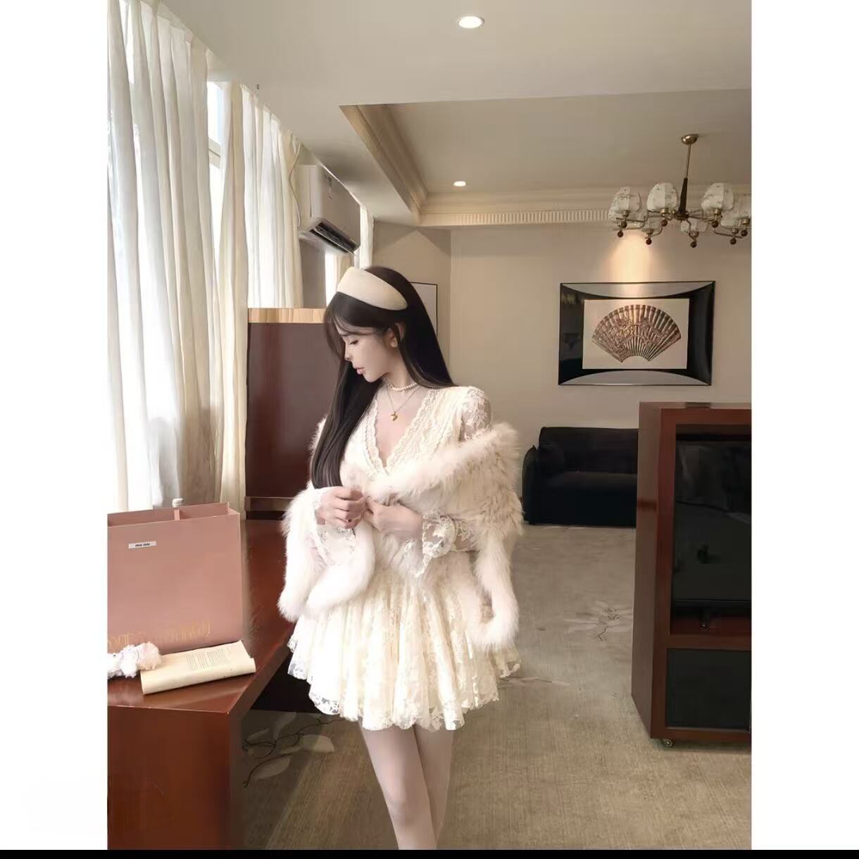 纯欲性感日系ol秋冬软妹短裙精致重工蕾丝V 领花瓣腰新款连衣裙女