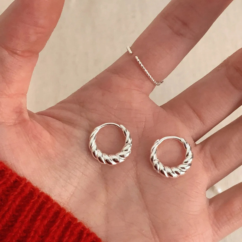 英国设计师cherry kittys925银麻花耳圈小众设计牛角包简约耳扣