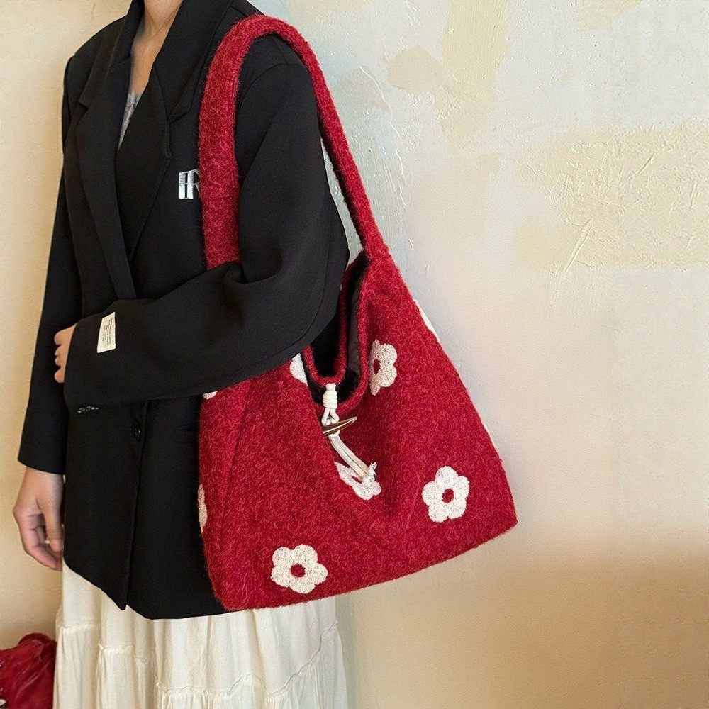 韩版毛绒花朵刺绣托特包女新款甜美小众单肩包大容量毛绒包包,箱包皮具/热销女包/男包,时尚帆布包,淘宝优惠券,粉丝福利购,淘宝优惠卷