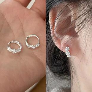 耳扣繁花三朵花耳环2025年新款潮耳钉独特小众轻奢高级甜美气耳饰