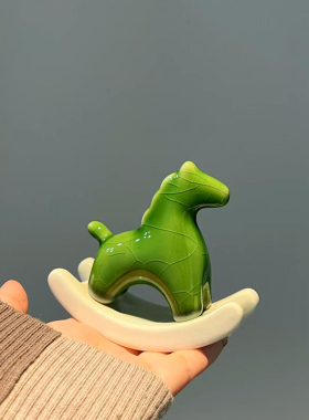 摇摇马小众家用摆件绿马茶宠摆件