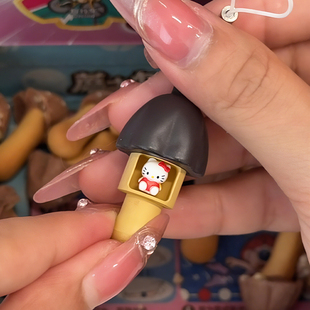 可爱猫猫蘑菇力包挂件中古卡通仿真钥匙扣抽拉挂绳挂饰送闺蜜礼物