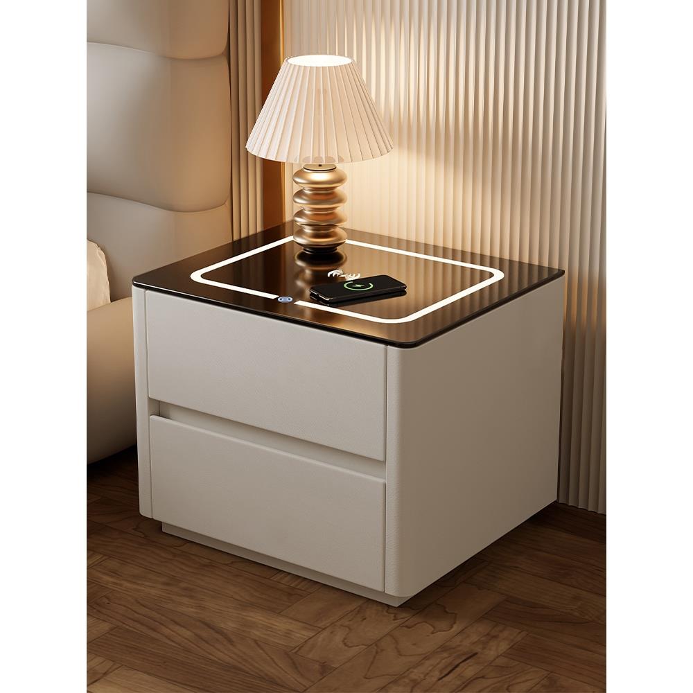 智能床头柜简单现代卧室2025新款无障碍豪华无线充电主卧室高端储