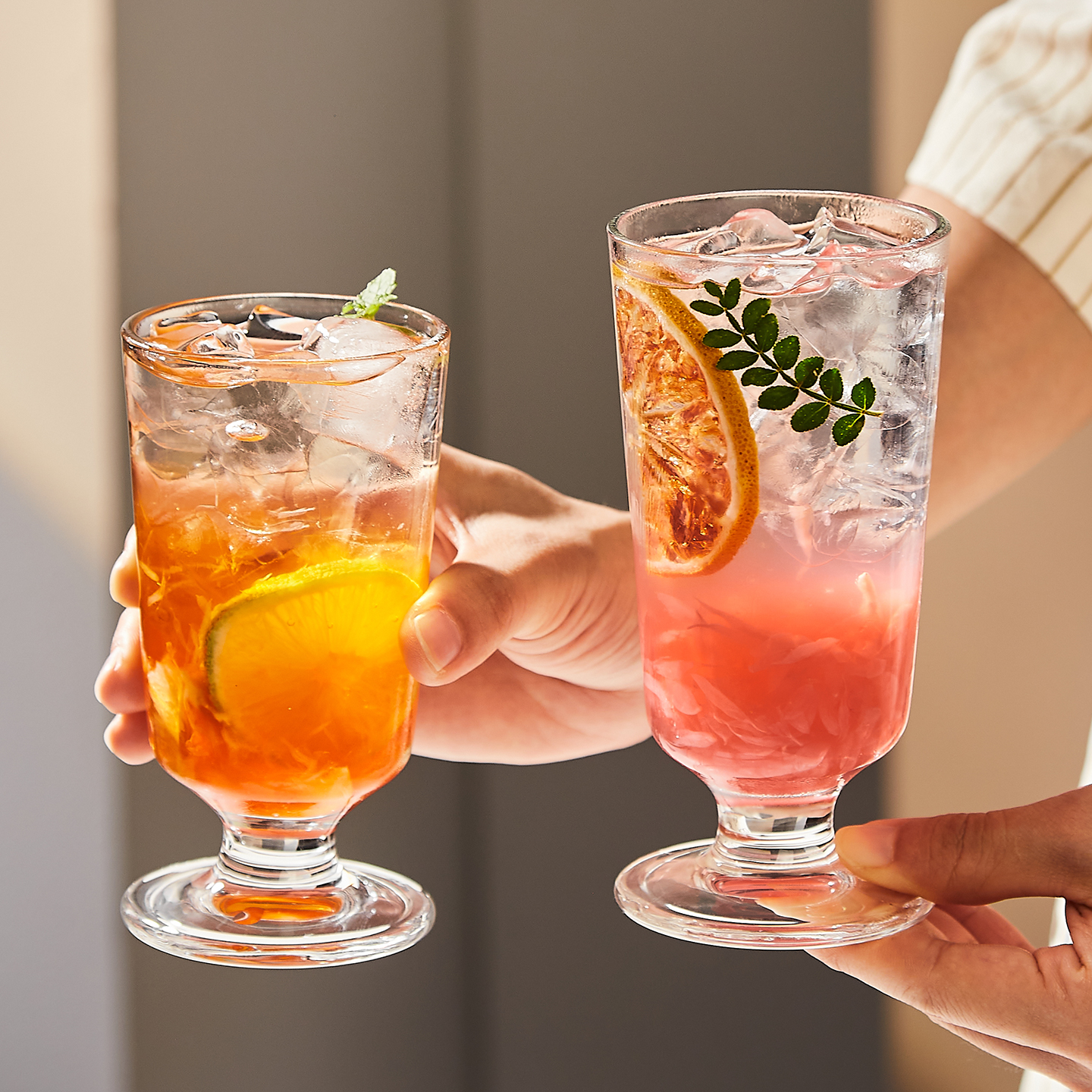 ins风2025新款高颜值玻璃杯子女士家用果汁杯水杯牛奶咖啡杯红酒