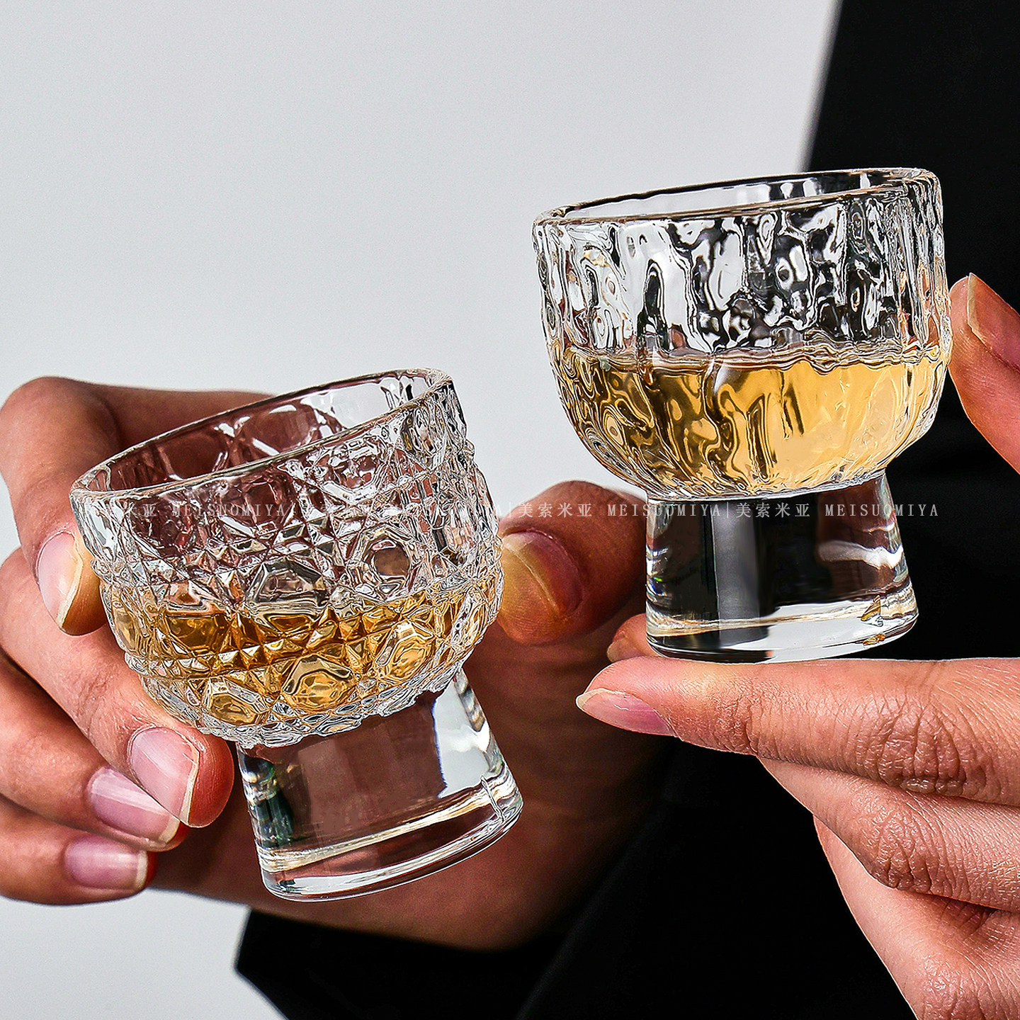 小众透明玻璃杯子ins风白酒杯家用高颜值小酒杯创意浮雕纹理设计