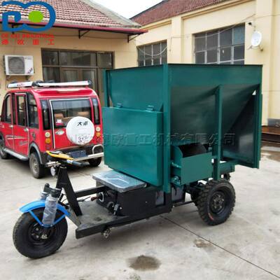 成品日粮抛撒三轮喂料车 大中型饲养场饲喂车 农作物秸秆投喂车