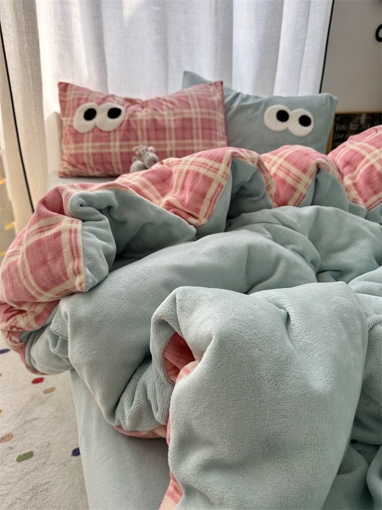 温柔少女纯色拼格子眼睛毛巾绣牛奶绒四件套冬季珊瑚绒床单三件套,床上用品,床品套件/四件套/多件套,淘宝优惠券,粉丝福利购,淘宝优惠卷