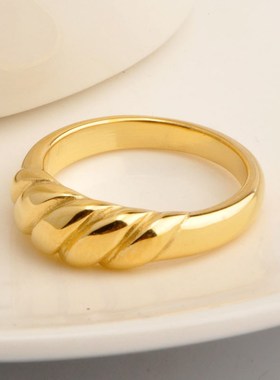Twisted Thread Ring Golden Croissant Ring Gold Horn Dome Sta