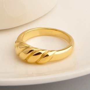 Golden Croissant Gold Twisted Dome Ring Horn Sta Thread