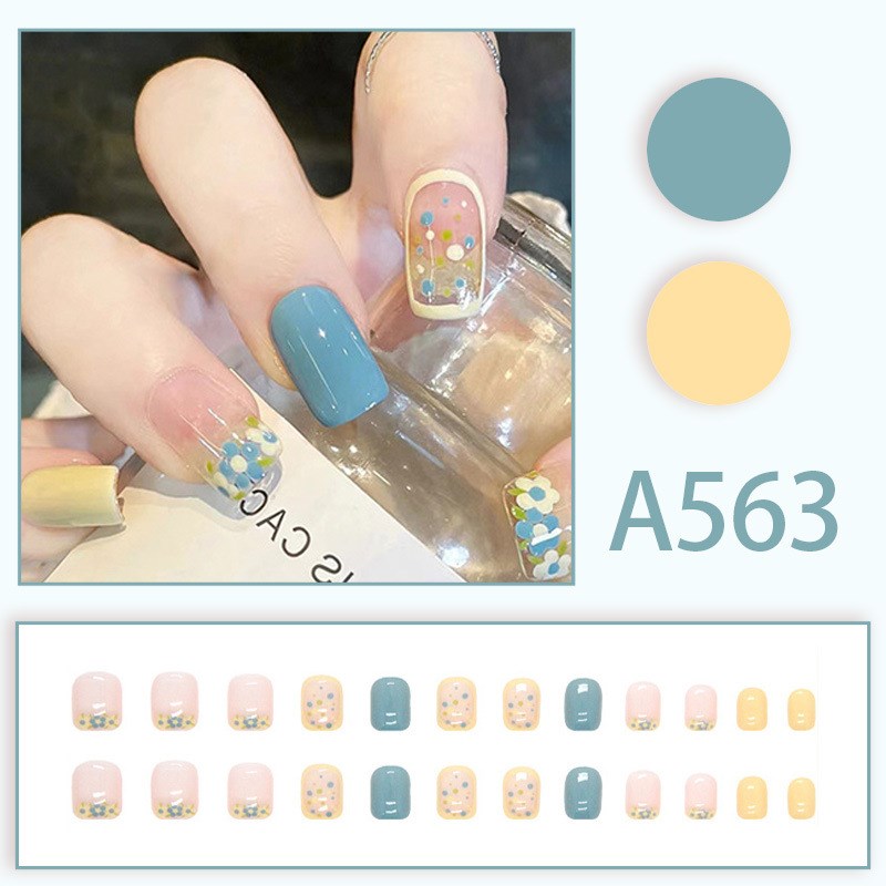 Sweet Floral Polka Dot Detachable Short Fake Nail Tips for S