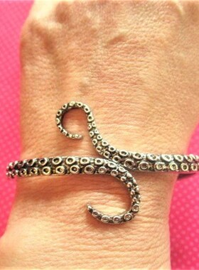 Retro Bracelet for Women Minimalist Light Luxury GiftOctopus