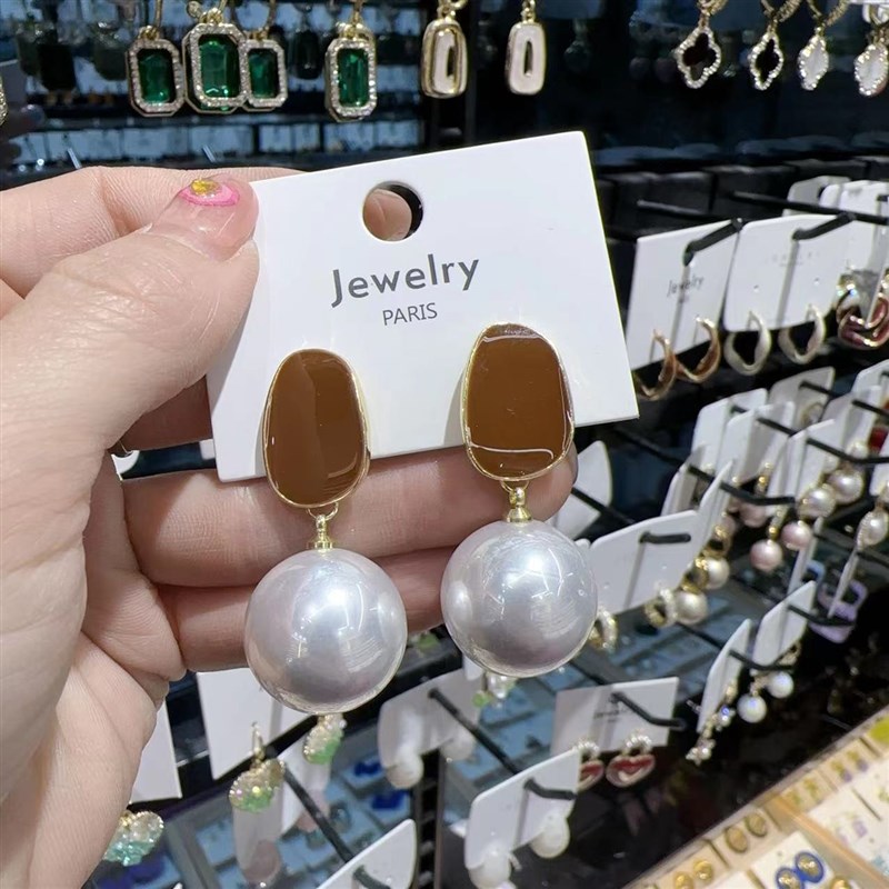 Pearl Stud Earrings Alloy Light Luxury Circular Earrings Fas